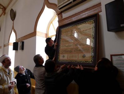 HATTAT - Kayhan Camii'nden Çalınan Kitabe Yerine Asıldı