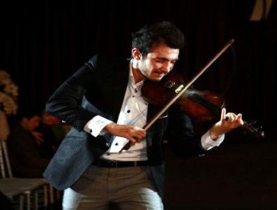 Van Valiliği'nin 2011 Etkinlikleri 'Keman' Konseri İle Başlıyor