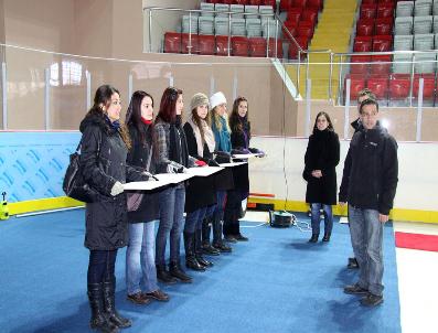 Kış oyunları ödül töreni prova çalışmaları sürüyor