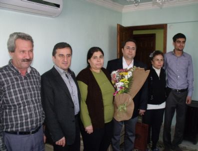 GEDIKTEPE - Ak Partililerden Şehit Ailesine Ziyaret