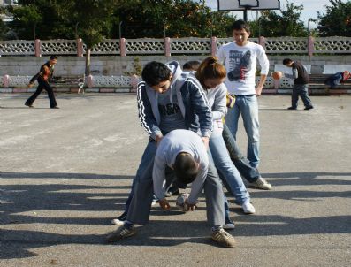 RAMAZAN ÇELIK - Besyo Öğrencilerinden Örnek Davranış