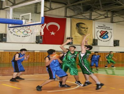 İBRAHIM PAŞA - Gençler Basketbol İl Birinciliği Müsabakaları Başladı