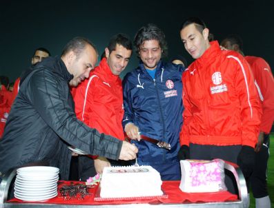 Medıcalpark Antalyaspor'da Doğumgünü Kutlaması