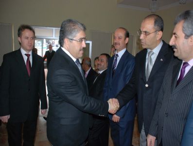 MUSTAFA KARACA - Muş Valisi Çınar Görevine Başladı