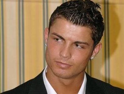 Portekizli futbolcu Cristiano Ronaldo'nun başı yine dertte