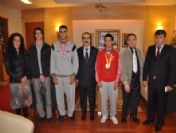 Engelli Şampiyonlardan Vali Coş'a Ziyaret