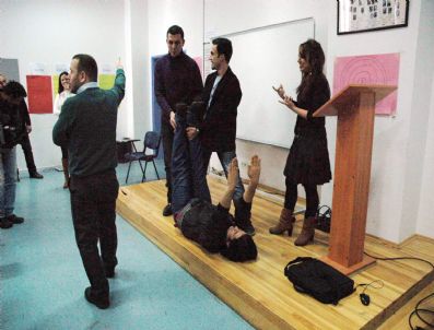 Gönüllülere Drama Eğitimi