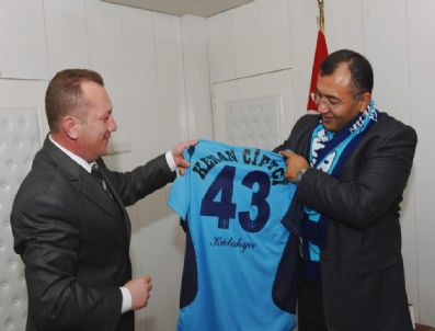 KENAN ÇIFTÇI - Kütahya Valisi Kenan Çiftçi'ye Ziyaretçi Akını