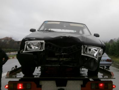 DOKURCUN - Kuzuluk'ta Maddi Hasarlı Trafik Kazası