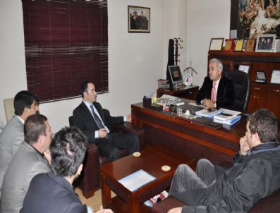 SERHAT TEMEL - Batman Belediye Başkan Vekili Temel Açlık Sorununa Çözüm Ziyaretlerine Başladı