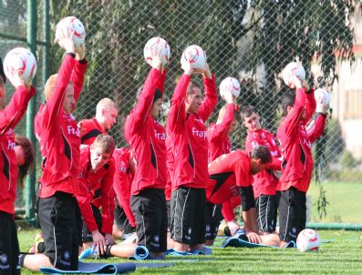 ÜMIT KORKMAZ - Eintracht Frankfurt Antalya'da Kampta