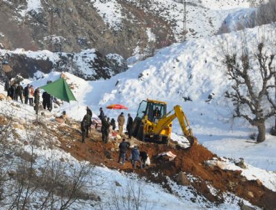 KAVAKBAŞı - Mutki'de Kazı Çalışmaları Sürüyor
