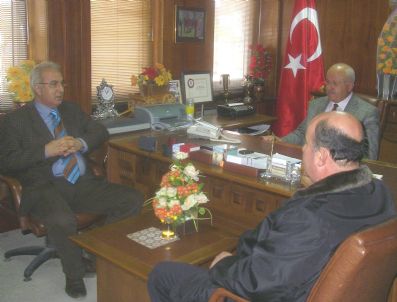 ALI OSMAN ERBIR - Yozgat Milli Eğitim Müdürü Gamsız, Sarıkaya Belediye Başkanı Erbir'i Ziyaret Etti