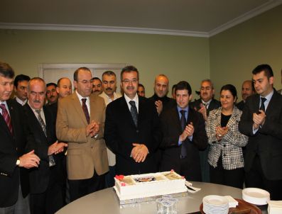 ADNAN KÖŞKER - Başkan Adnan Köşker Yeni Yaşını Belediye Çalışanlarıyla Kutladı