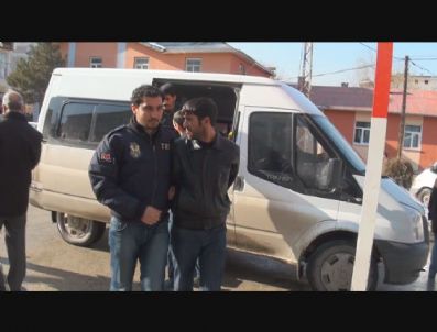 Erciş'te Banka Şubesine Ses Bombası Atan 3 Zanlı Yakalandı