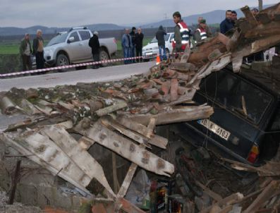 Manyas'ta Trafik Kazası: 1 Ölü 2 Yaralı