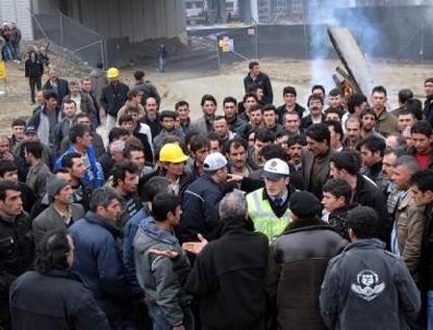 AHMET ARıK - 800 işçiye yol göründü