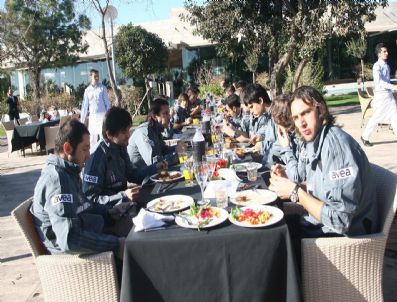 CENGIZ ZÜLFIKAROĞLU - Beşiktaşlı Futbolcular Yöneticilerle Buluştu
