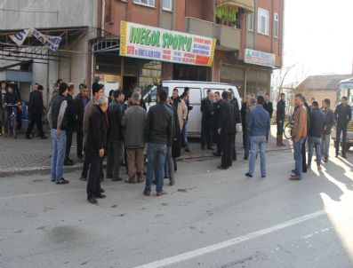 YAŞAR YAZıCı - Minibüsün Çarptığı Şahıs Hayatını Kaybetti