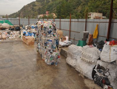ÇAMBURNU - Trabzon'da Günlük 20 Ton Ambalaj Atığı Toplanıyor