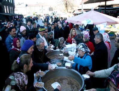TÜRKIYE PARTISI - Türkiye Partisi Aşure Dağıttı