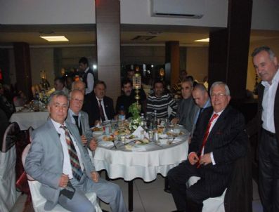 VEYSEL ATASOY - Belediye Muhtaraları Yemekte Buluşturdu