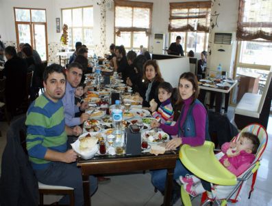 Chp Nazilli Gençlik Kollarından Moral Kahvaltısı