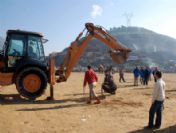 Deveyi Sevenler Boğayı Acımadı