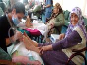 Podomanıa, Yaşlılara Ücretsiz Ayak Bakımı Yaptı