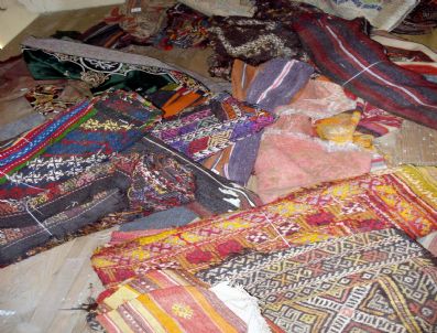 Tarihi Camiden Hırsızlık