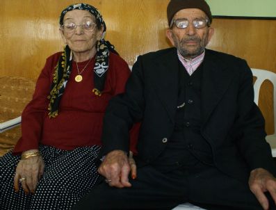 92 yıldır aradığı aşkı huzurevinde buldu