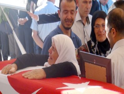 ERDAL EREN - Aksaray Şehidini Dualarla Uğurladı