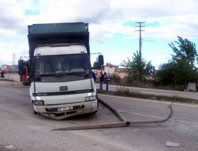 Biga’da Trafik Kazası: 3 Yaralı