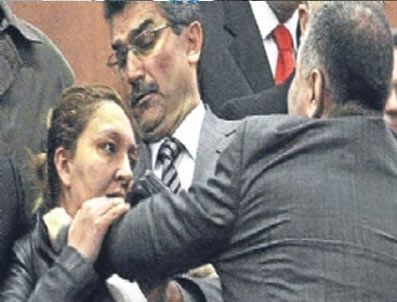 KADIR ÖZBEK - Boğazı sıkılan polise ceza