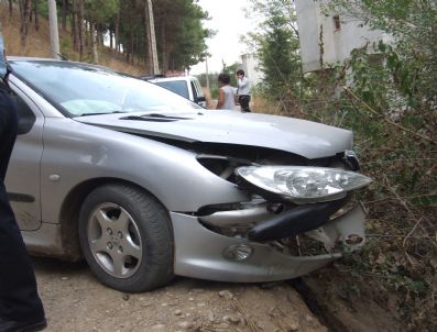 Otomobille 70 Metrelik Uçuruma Düştü Burnu Bile Kanamadı