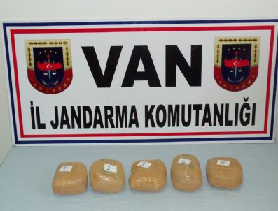Başkale'de 5 Kilo Esrar Ele Geçirildi