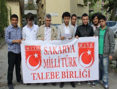 Bira Festivaline Destek Veren Bakanlığı Şerbet İçerek Protesto Ettiler