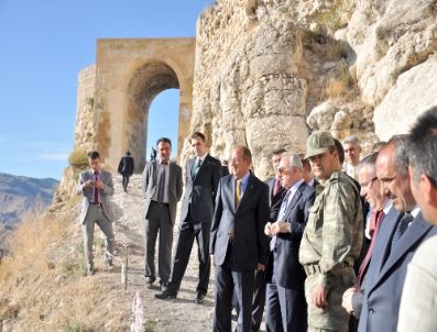 SELMAN YENIGÜN - Erzincan Valisi Yenigün İlçe Ziyaretlerini Sürdürüyor