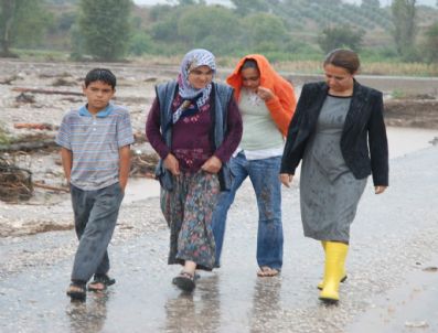 GEBIZ - Ak Partili Milletvekilleri Afet Bölgesinde