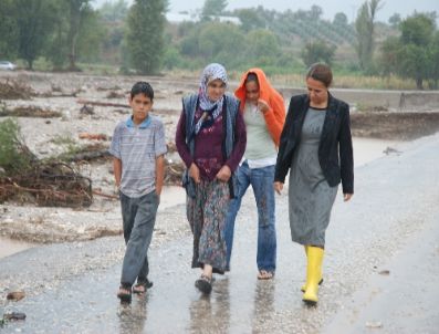 NEZIHE YOLDAN - Ak Partili Vekiller Sel Bölgesinde İncelemelerde Bulundu