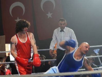 BERLIN KAPLANı - Şafak Sezer kılıktan kılığa giriyor