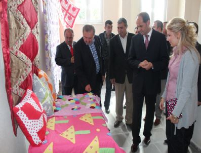 MEHMET KUNDAKÇı - Köyde Göz Kamaştıran Sergi