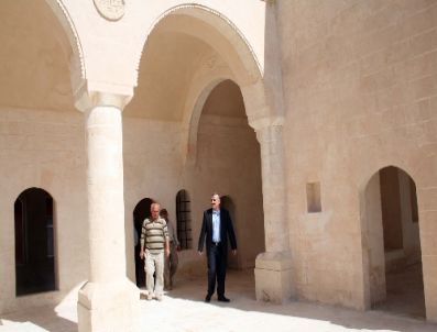 ŞEHMUS NASıROĞLU - Midyat Yeni Bir Tarihi Mekana Kavuşuyor