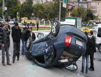 ERIVAN - Otomobilin Arkadan Çarptığı Araç Takla Attı