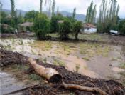 Sel felakatinin ardından 3 kişinin cesedine ulaşıldı