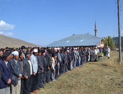 FARUK KÖKSOY - Trafik Kazasında Hayatını Kaybeden İmam Gözyaşları İçinde Toprağa Verildi