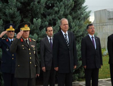 FAHRİ KORUTÜRK - 6. Cumhurbaşkanı Fahri Korutürk Mezarı Başında Anıldı