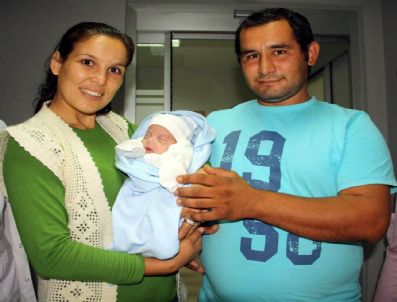 845 Gram Doğan Bebek Hayata Tutundu