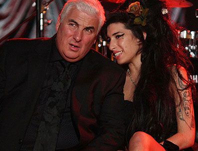 Amy Winehouse'un babasından kitap