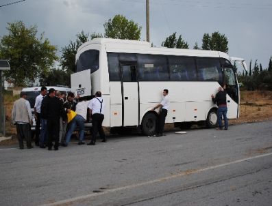 Manavgat`ta Trafik Kazası: 14 Yaralı